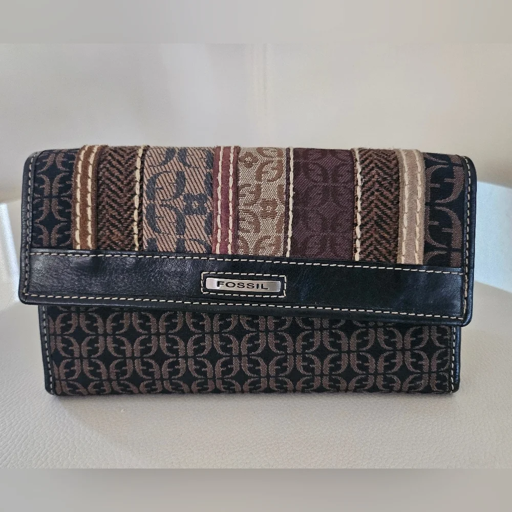 Fossil Brown Multi-Strip Patterned Wallet - Picture 3 of 12